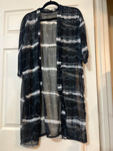 Load image into Gallery viewer, Tropical Sunsets Black Tie Dye Metallic Kimono